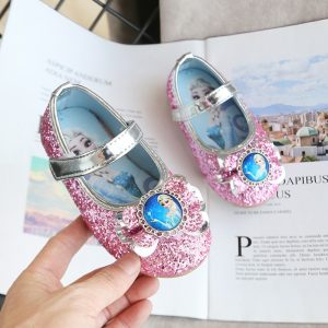 Mua hộ giày búp bê tặng con gái từ Singapore từ 5-7 ngày 